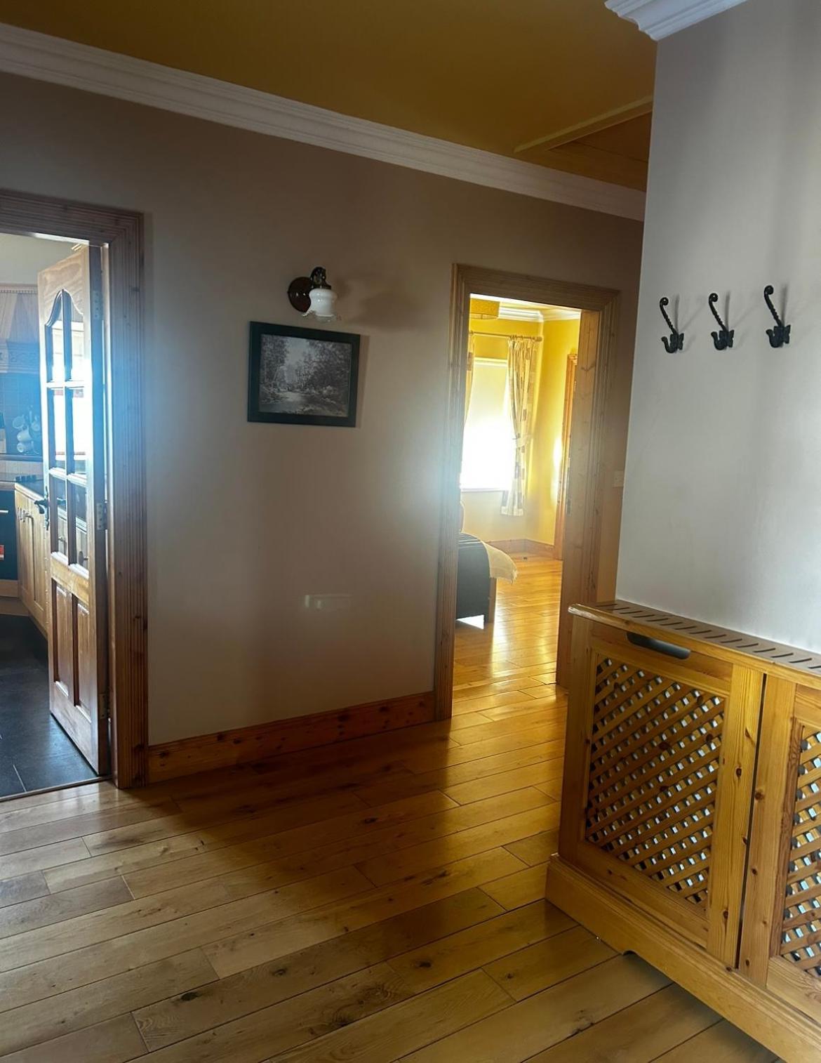 ניוארי Yewwood Cottage מראה חיצוני תמונה