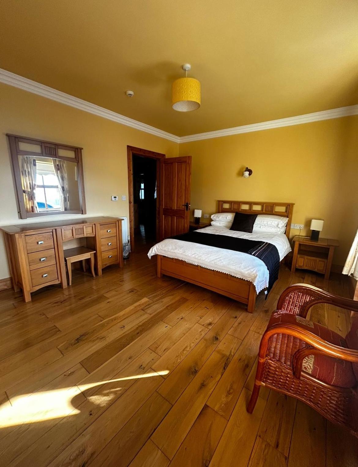 ניוארי Yewwood Cottage מראה חיצוני תמונה