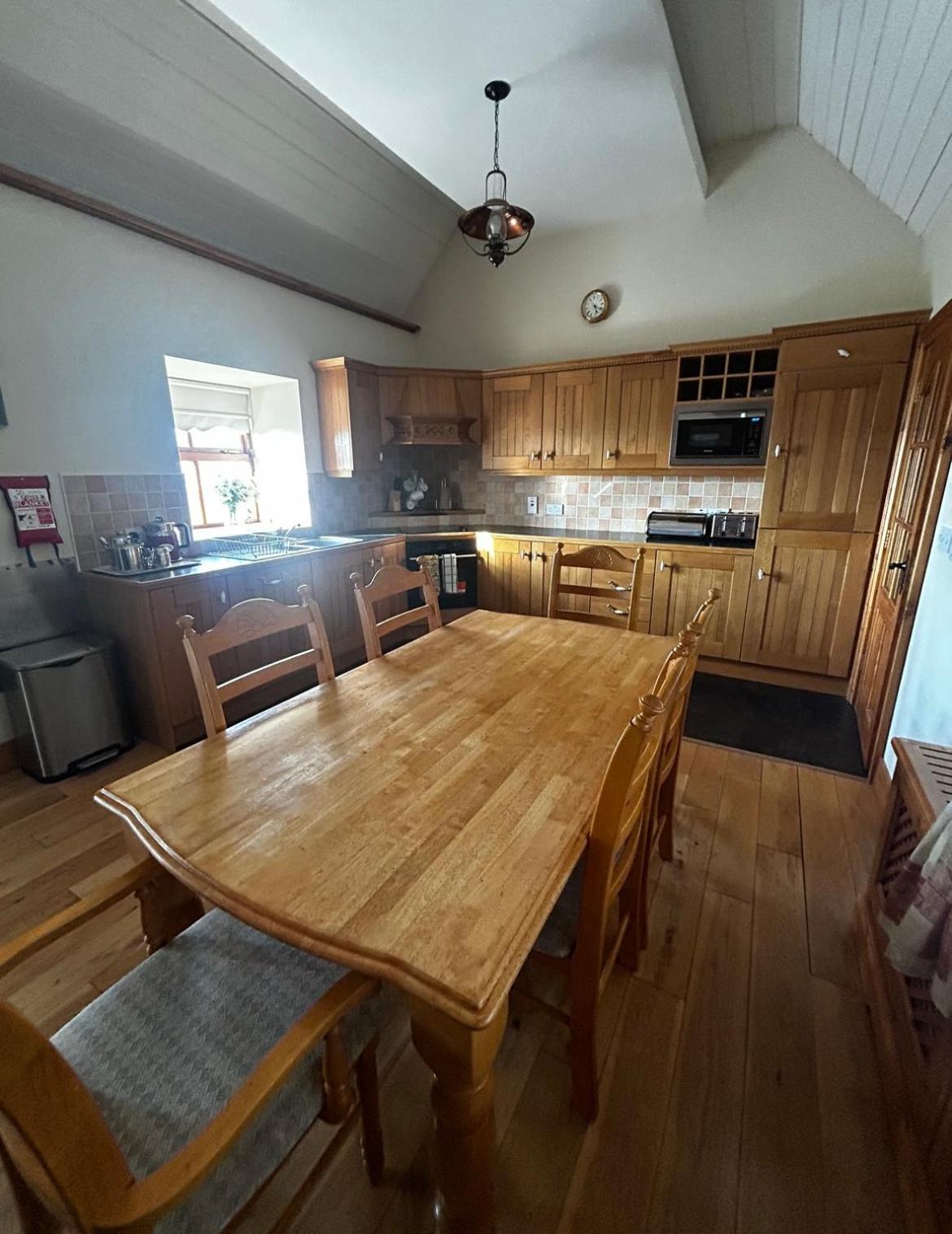 ניוארי Yewwood Cottage מראה חיצוני תמונה